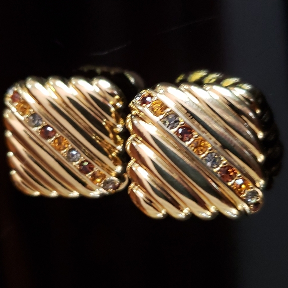 Joan Rivers Jewelry - VTG Joan Rivers gold dipped ear clips, multicolor rhinestones